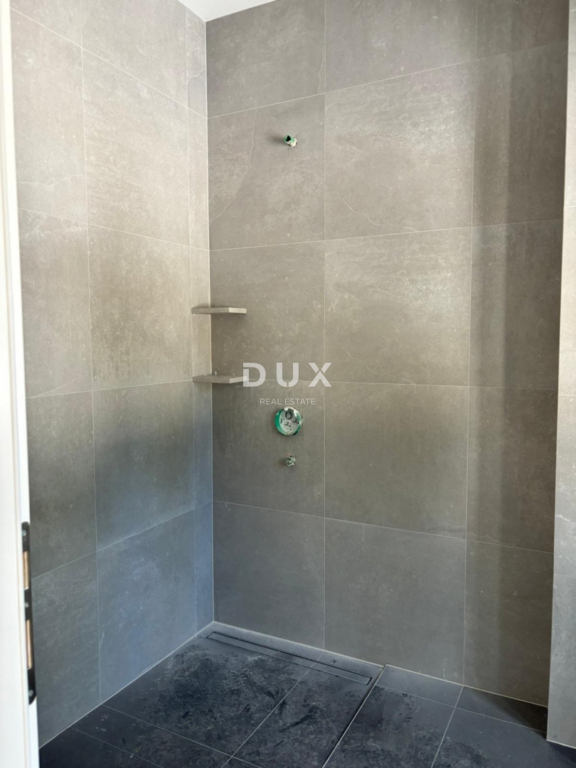 ISTRIA, PAZIN - Villa mediterranea in vendita con vista sulla natura + terreno edificabile