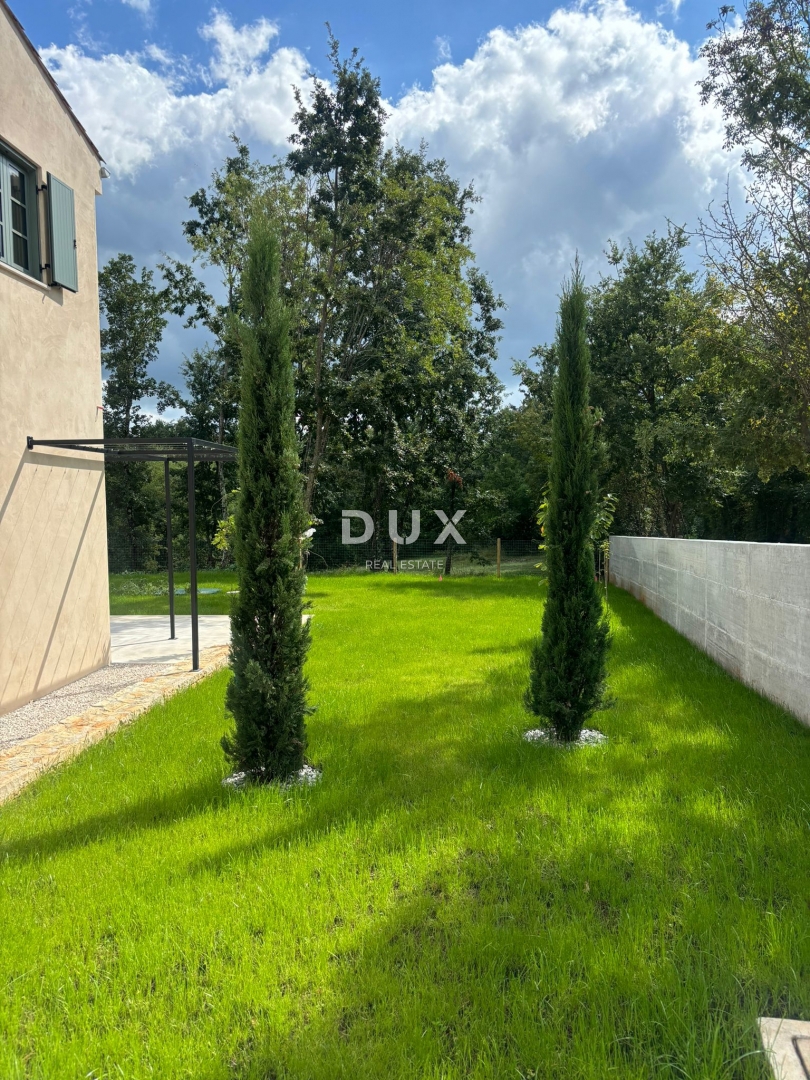 ISTRIA, PAZIN - Villa mediterranea in vendita con vista sulla natura + terreno edificabile