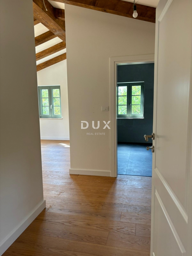 ISTRIA, PAZIN - Villa mediterranea in vendita con vista sulla natura + terreno edificabile