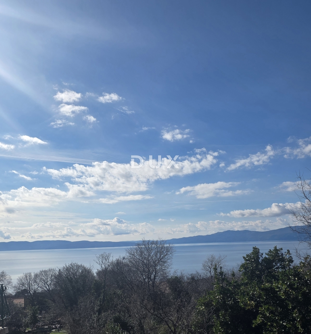 KOSTRENA, ROŽMANIĆI - terreno edificabile di 1900 m2 con vista panoramica sul mare per villa familiare / condominio residenziale appartamenti / ville in affitto con piscina