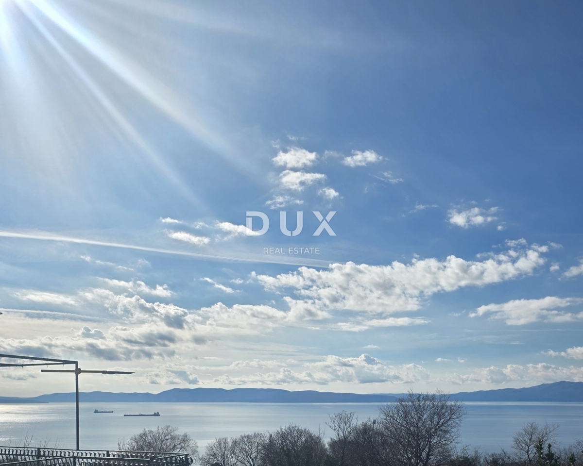 KOSTRENA, ROŽMANIĆI - terreno edificabile di 1900 m2 con vista panoramica sul mare per villa familiare / condominio residenziale appartamenti / ville in affitto con piscina