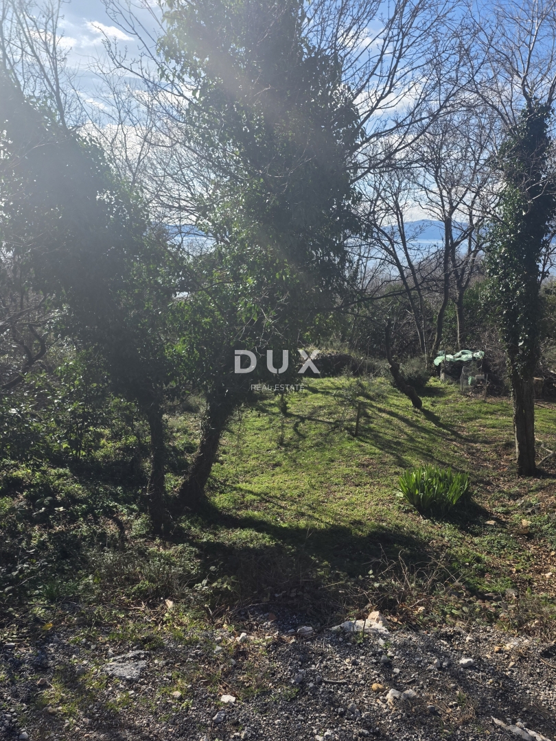 KOSTRENA, ROŽMANIĆI - terreno edificabile di 1900 m2 con vista panoramica sul mare per villa familiare / condominio residenziale appartamenti / ville in affitto con piscina