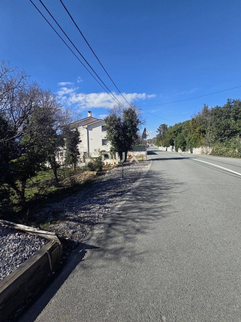 KOSTRENA, ROŽMANIĆI - terreno edificabile di 1900 m2 con vista panoramica sul mare per villa familiare / condominio residenziale appartamenti / ville in affitto con piscina