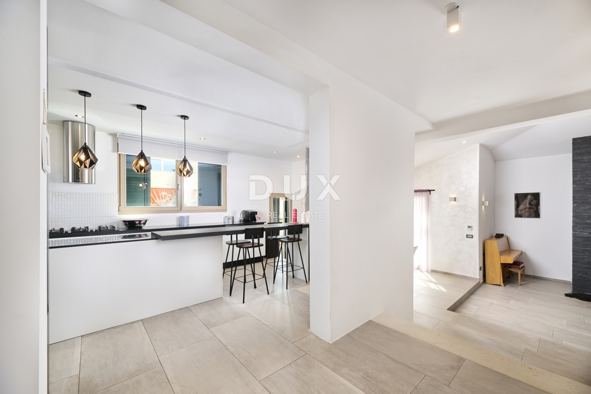 ISTRIA, UMAG – Villa di lusso, piscina, vista mare