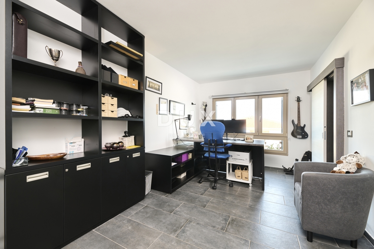 ISTRIA, UMAG – Villa di lusso, piscina, vista mare