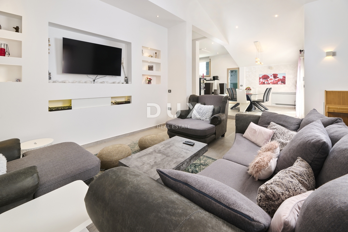 ISTRIA, UMAG – Villa di lusso, piscina, vista mare