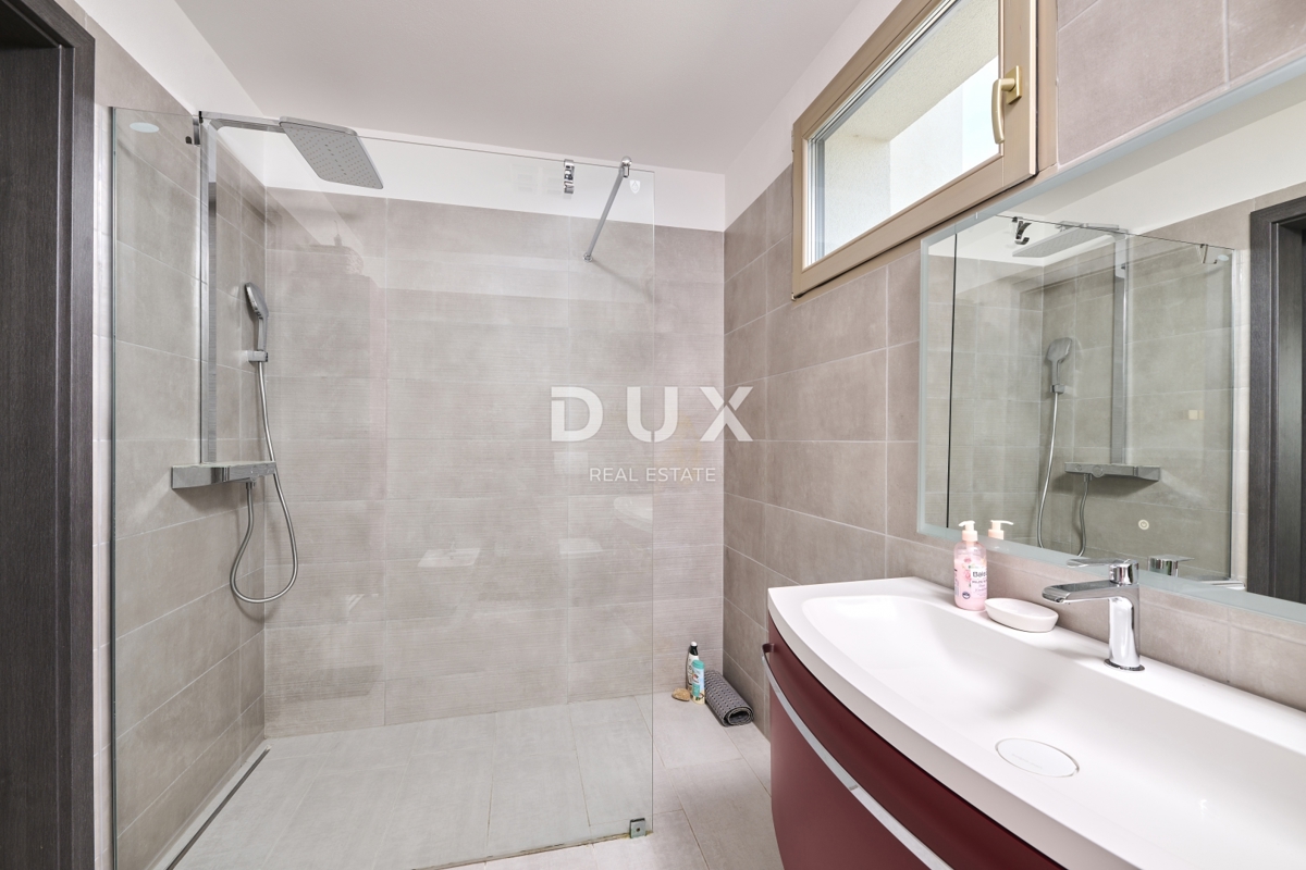 ISTRIA, UMAG – Villa di lusso, piscina, vista mare