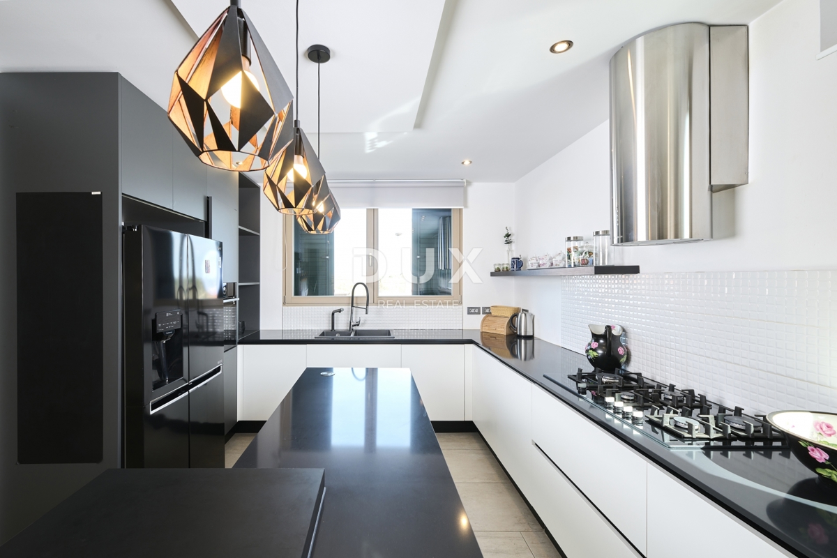 ISTRIA, UMAG – Villa di lusso, piscina, vista mare