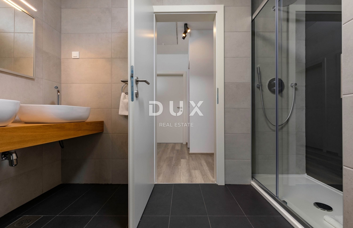 ISTRIA, RABAC - Casa in stile mediterraneo con piscina e vista mare