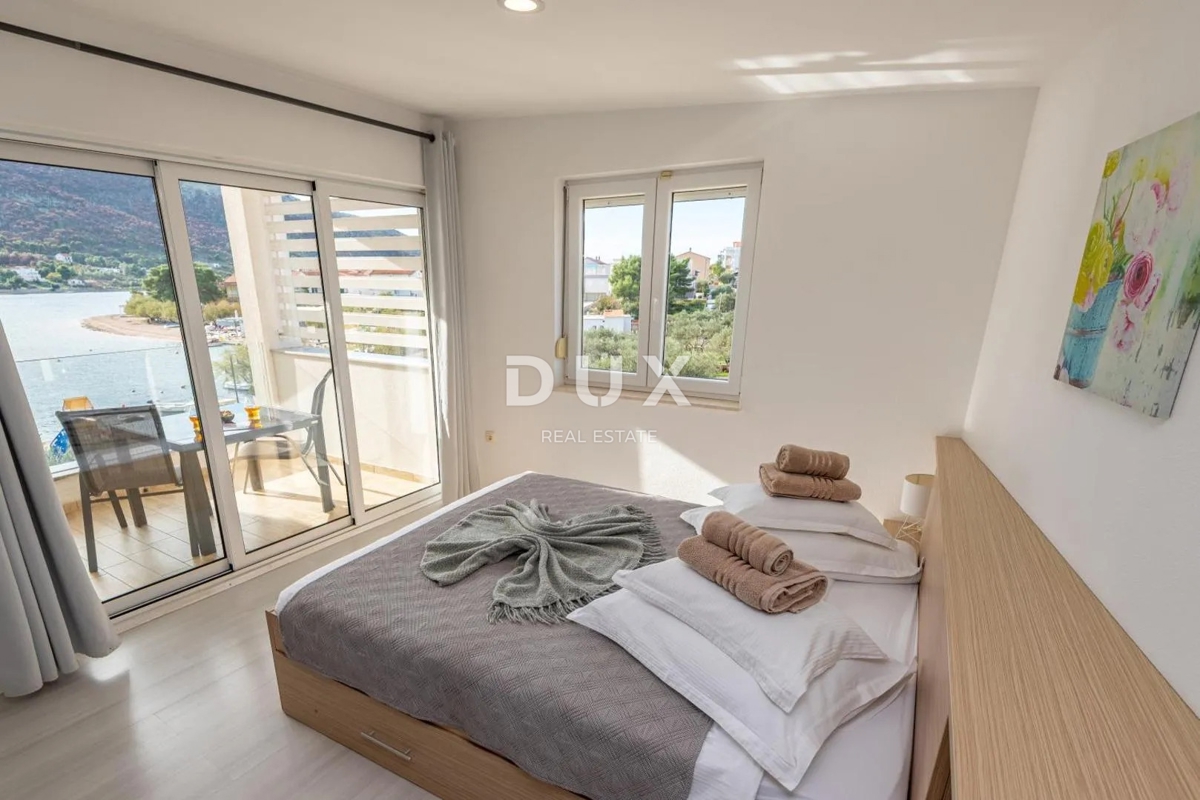 DINTORNI DI ŠIBENIK, GREBAŠTICA – Mini hotel sul mare con piscina e ristorante