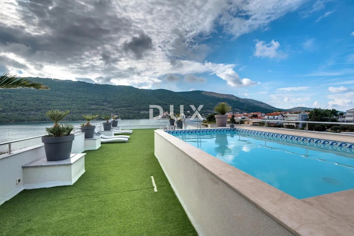 DINTORNI DI ŠIBENIK, GREBAŠTICA – Mini hotel sul mare con piscina e ristorante