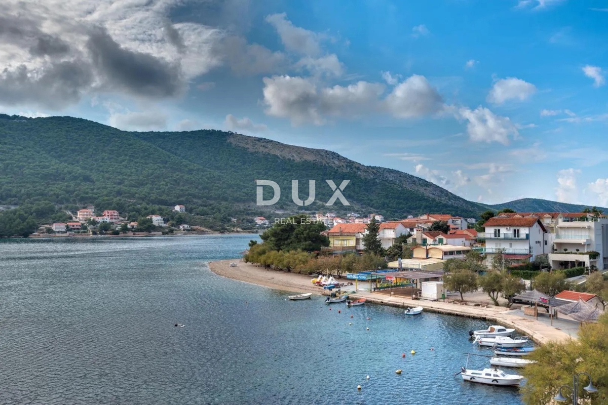 DINTORNI DI ŠIBENIK, GREBAŠTICA – Mini hotel sul mare con piscina e ristorante