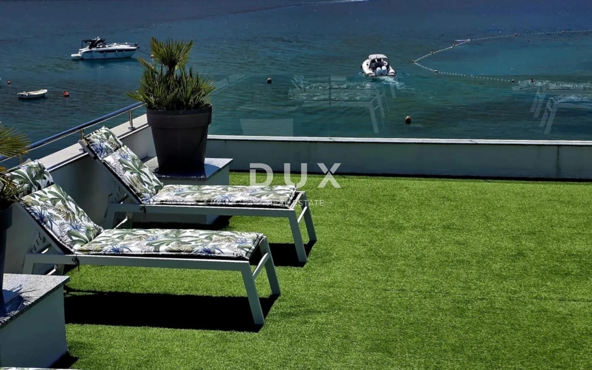 DINTORNI DI ŠIBENIK, GREBAŠTICA – Mini hotel sul mare con piscina e ristorante