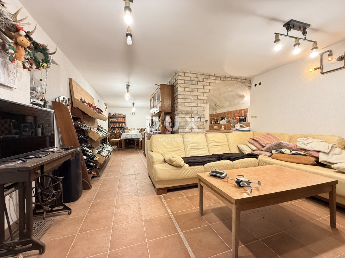 GORSKI KOTAR, MRKOPALJ - Casa con quattro appartamenti