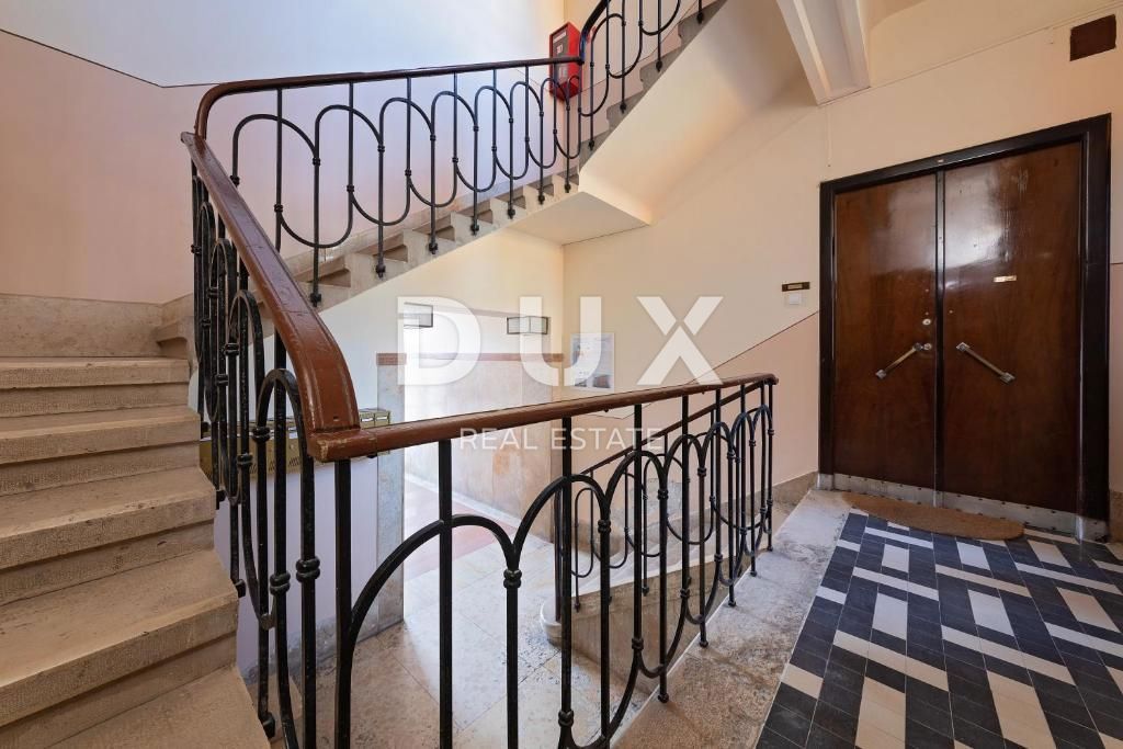 ISTRIA, POLA - Appartamento ristrutturato con 4 camere da letto + soggiorno + posto auto privato