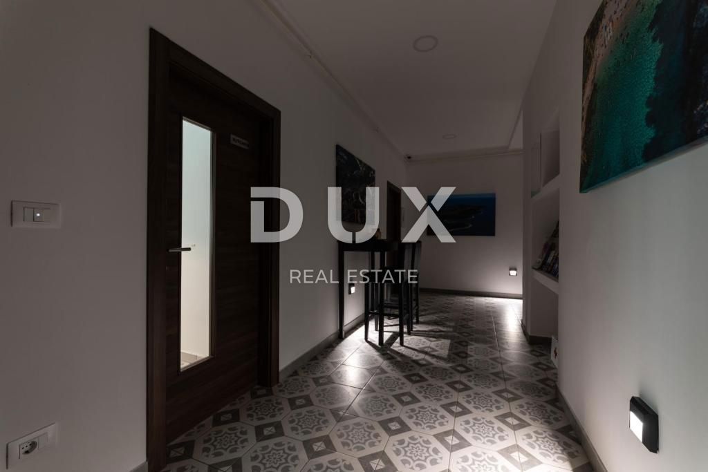 ISTRIA, POLA - Appartamento ristrutturato con 4 camere da letto + soggiorno + posto auto privato