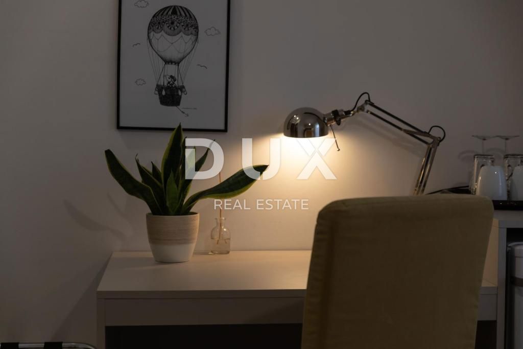 ISTRIA, POLA - Appartamento ristrutturato con 4 camere da letto + soggiorno + posto auto privato