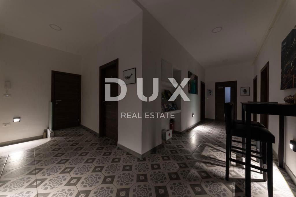 ISTRIA, POLA - Appartamento ristrutturato con 4 camere da letto + soggiorno + posto auto privato