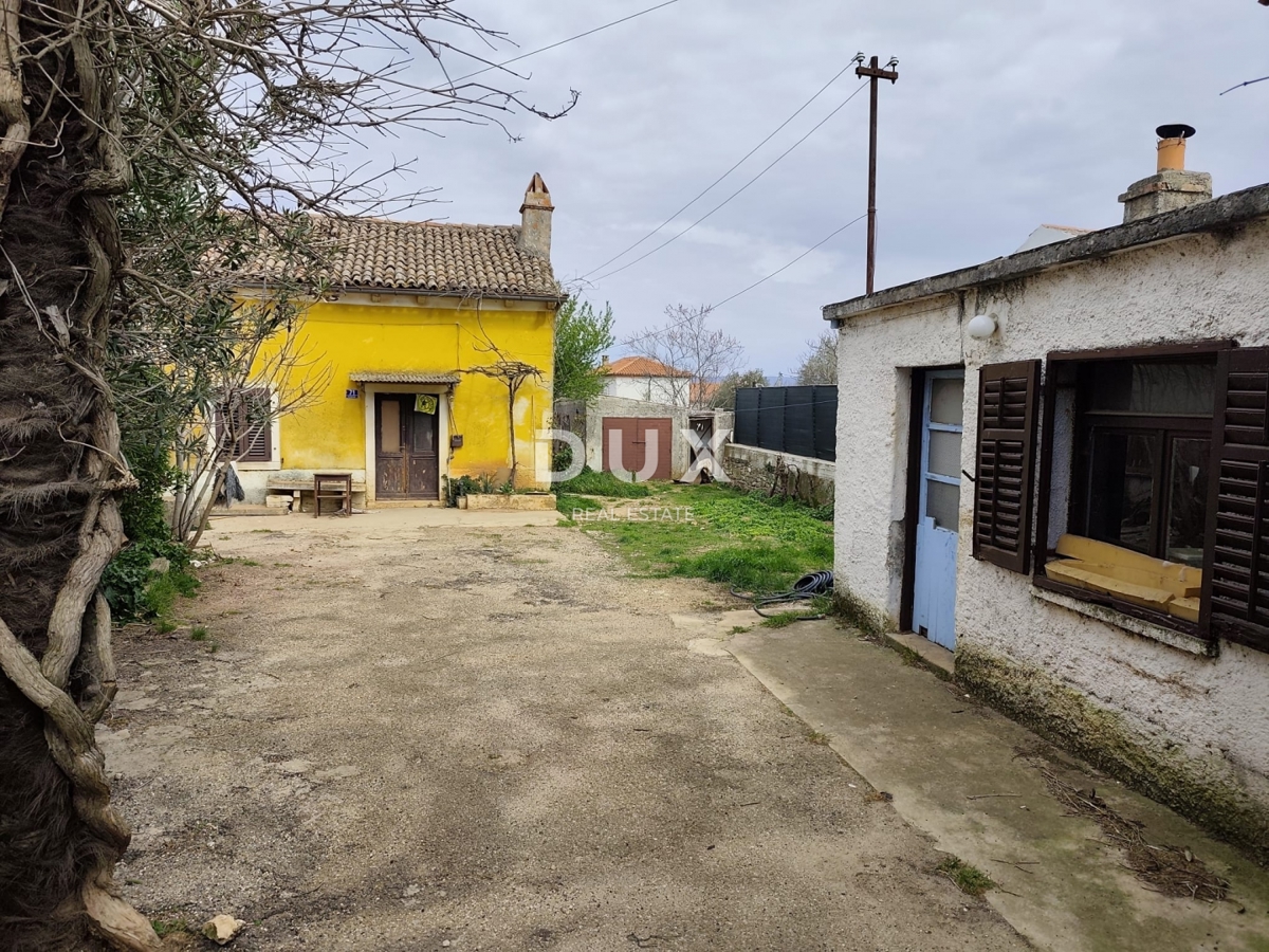 ISTRIA, PERUŠKI - Casa in pietra da ristrutturare