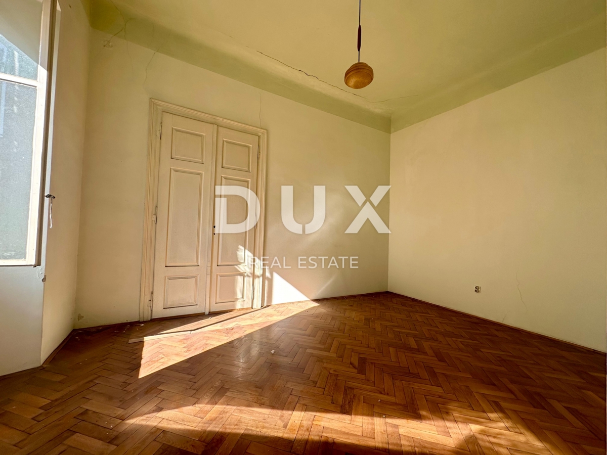 FIUME, CENTRO - Appartamento padronale con progetto per 2 unità abitative! Investimento in posizione esclusiva!