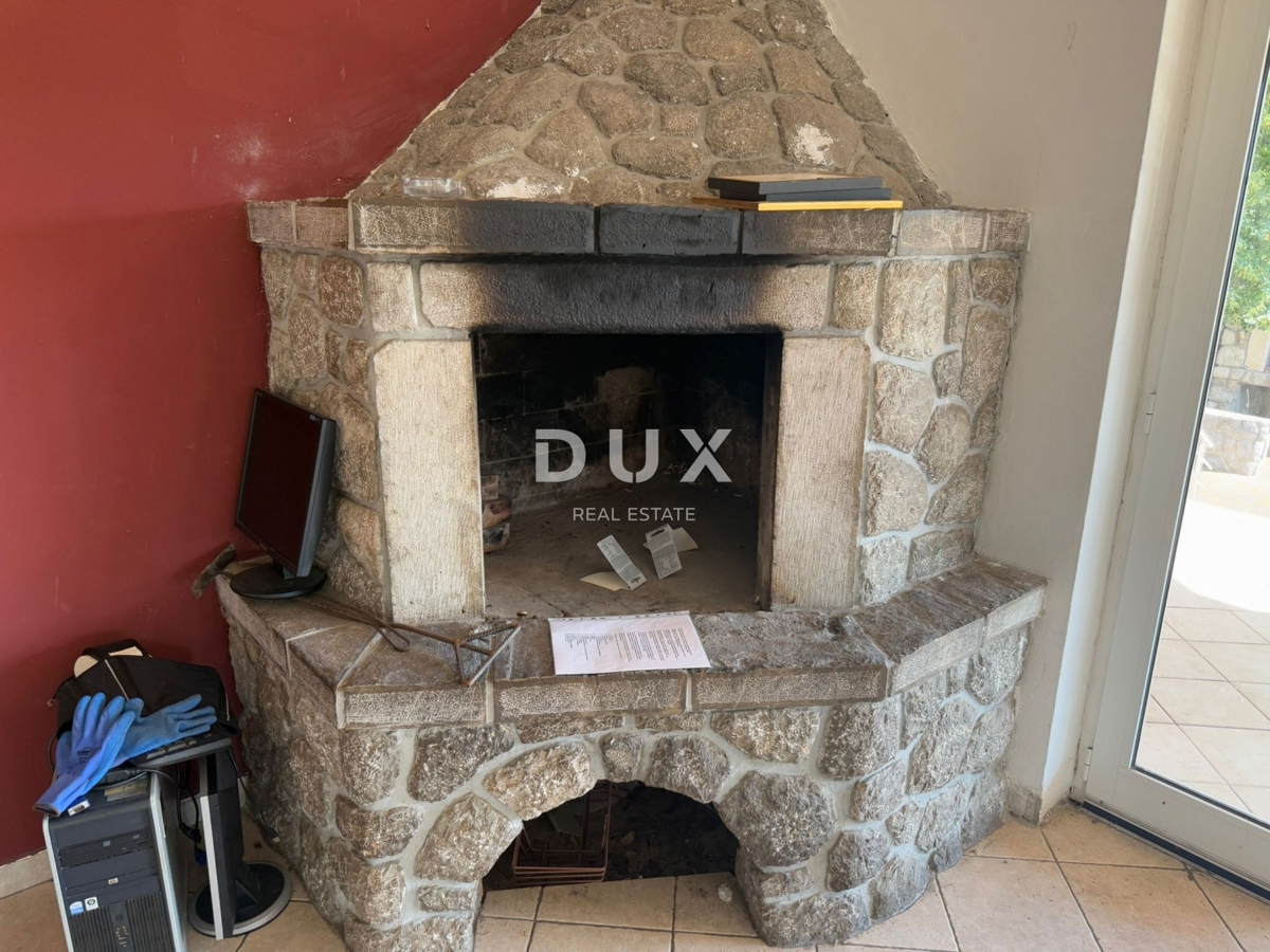 MATULJI, ŠAPJANE - casa indipendente (edificio commerciale 780 m2) + 3.484 m2 di giardino! OCCASIONE!