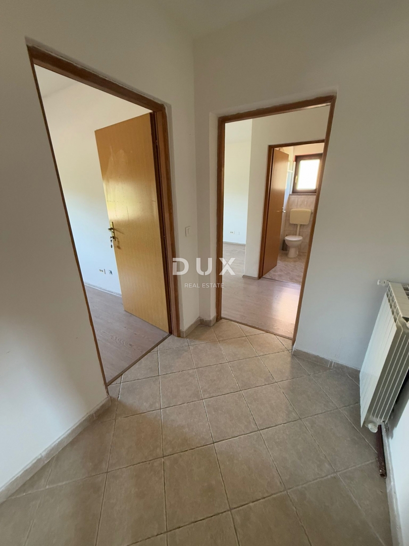 MATULJI, ŠAPJANE - casa indipendente (edificio commerciale 780 m2) + 3.484 m2 di giardino! OCCASIONE!