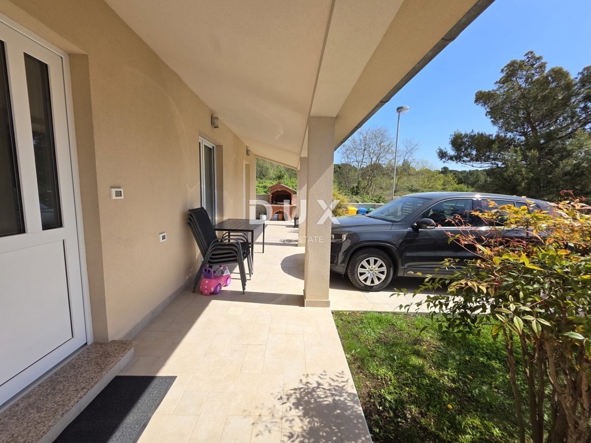 ISTRIA, POLA - Casa con tre unità abitative nella zona più ambita della città di Pola