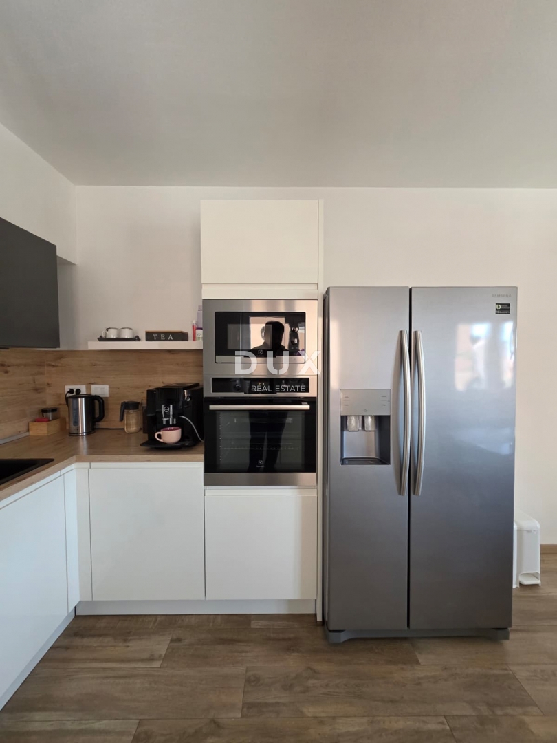 ISTRIA, POLA - Casa con tre unità abitative nella zona più ambita della città di Pola