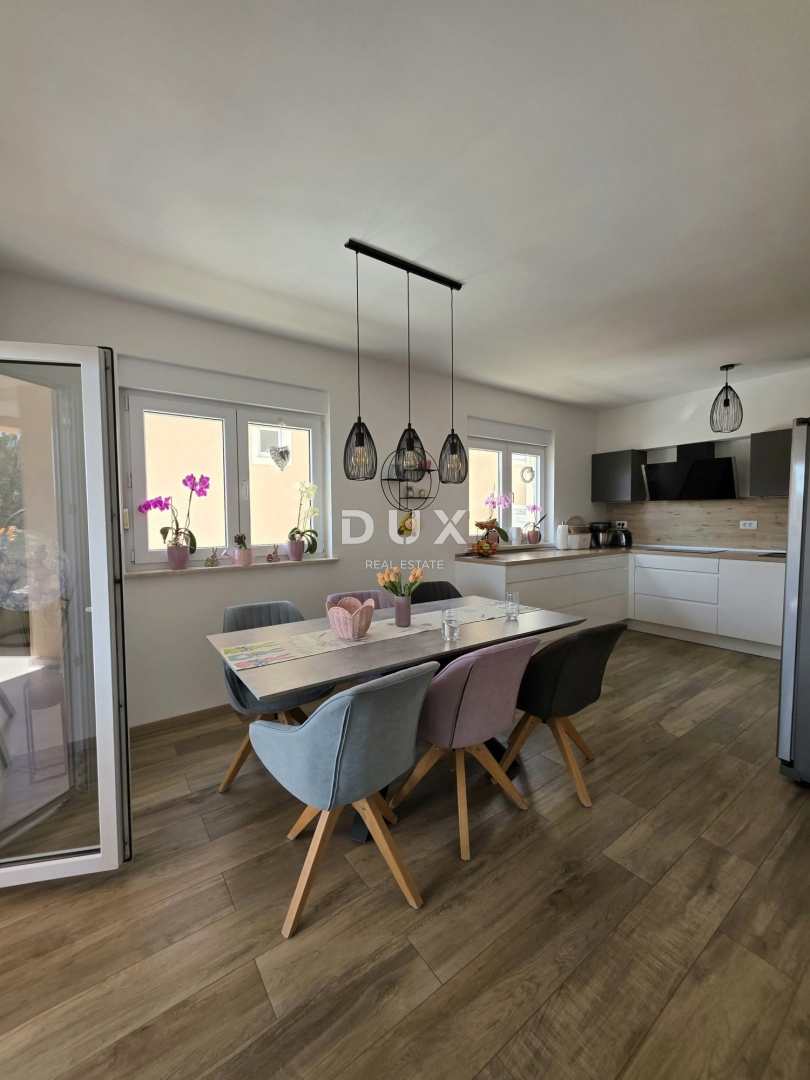 ISTRIA, POLA - Casa con tre unità abitative nella zona più ambita della città di Pola