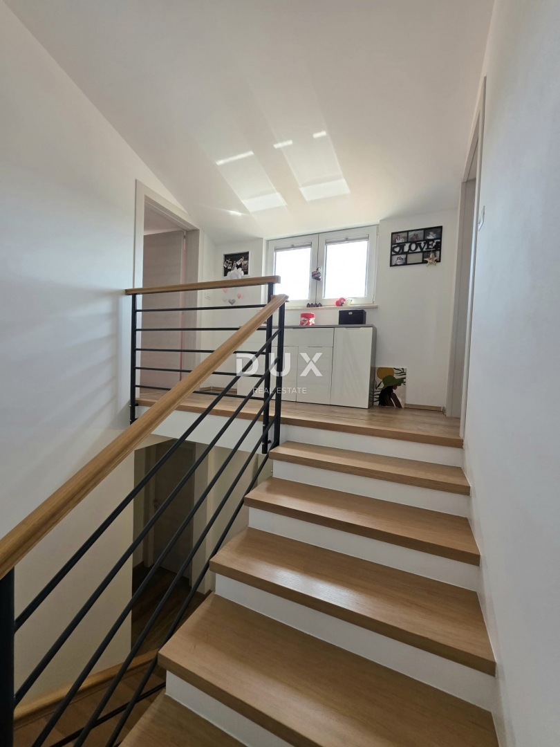 ISTRIA, POLA - Casa con tre unità abitative nella zona più ambita della città di Pola