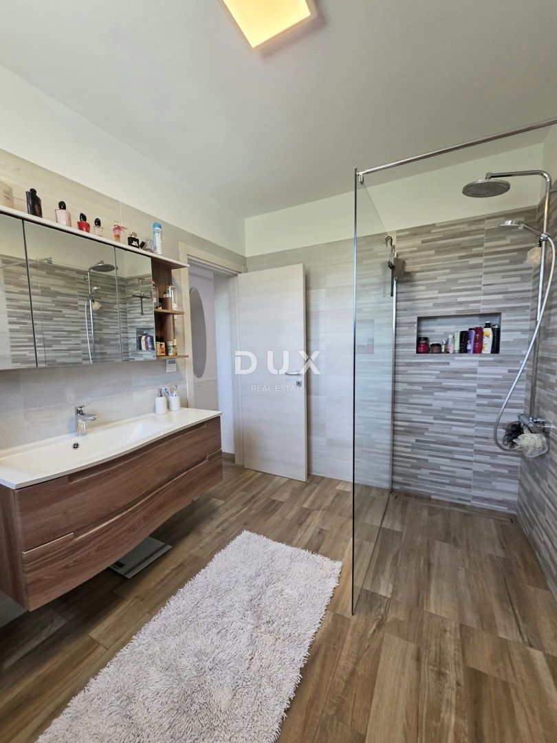 ISTRIA, POLA - Casa con tre unità abitative nella zona più ambita della città di Pola