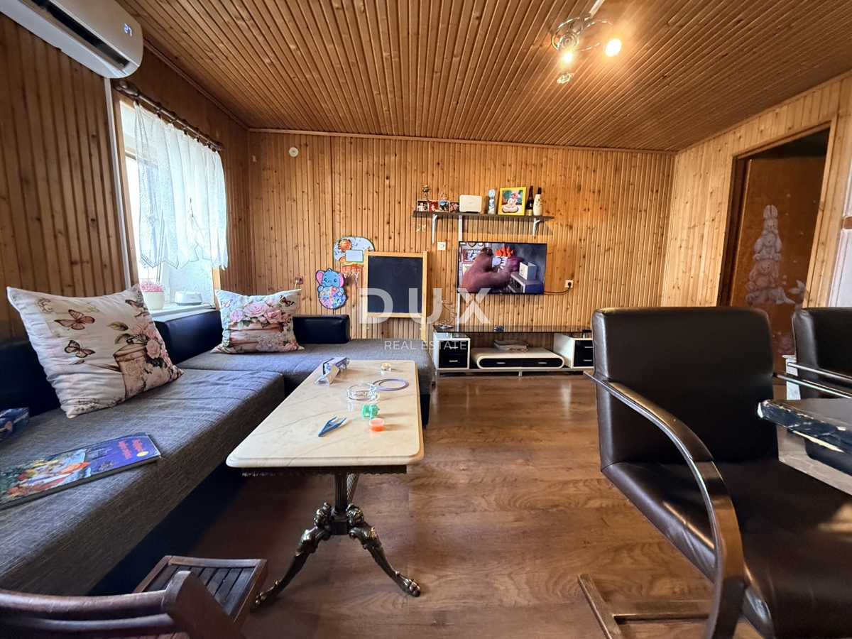 BRESTOVA DRAGA - casa bifamiliare con 3 camere da letto + soggiorno con terrazza e giardino