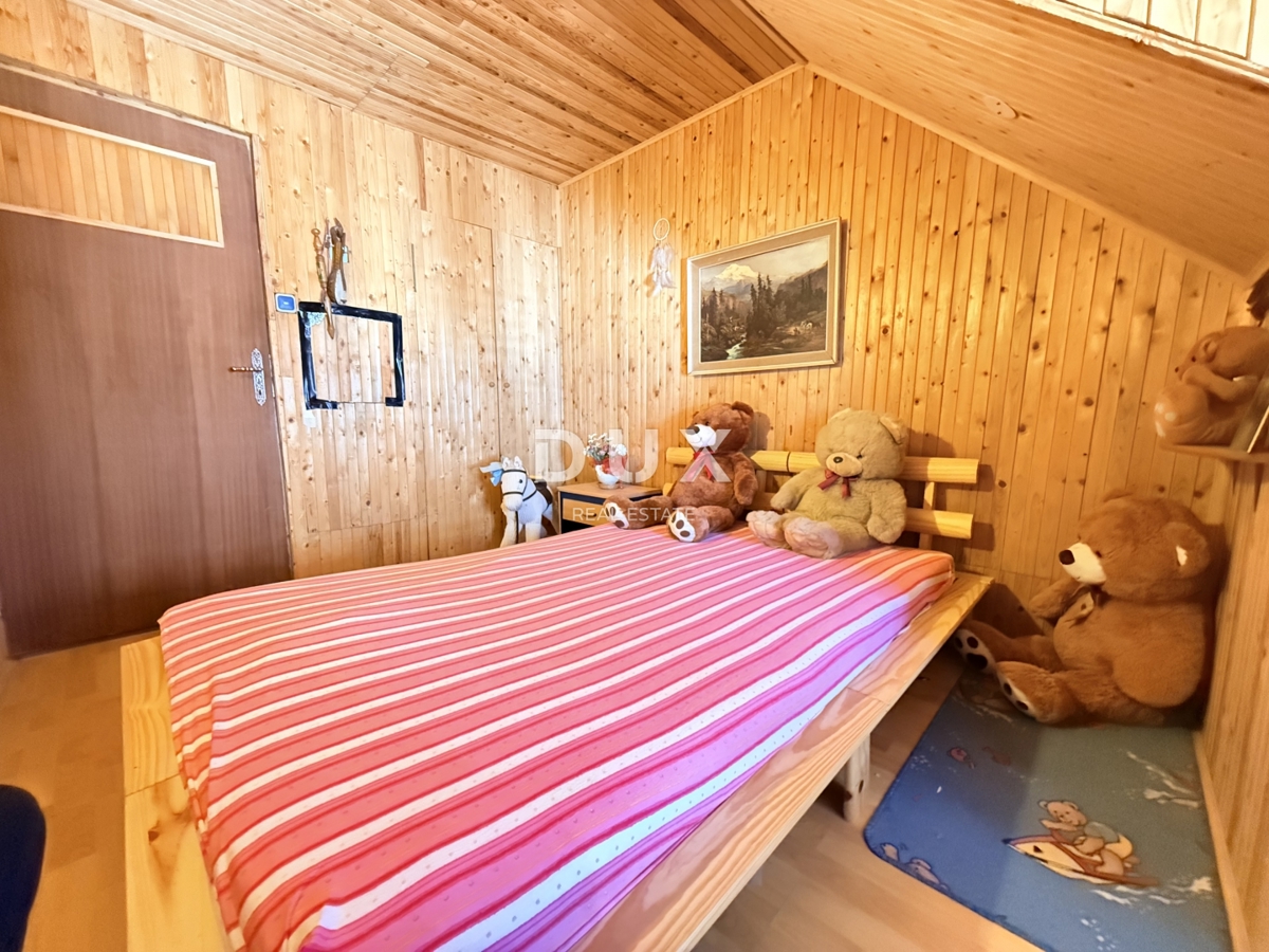 BRESTOVA DRAGA - casa bifamiliare con 3 camere da letto + soggiorno con terrazza e giardino