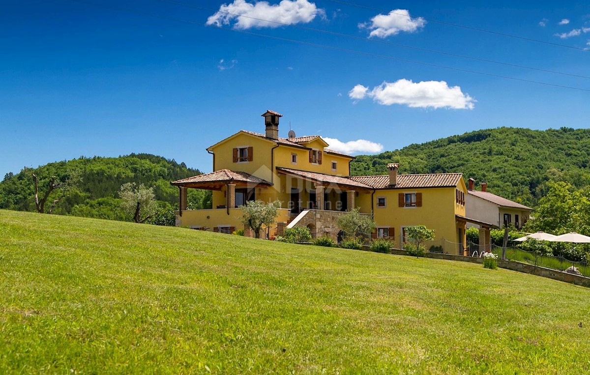 ISTRIA, PAZIN - Spaziosa villa con piscina sulla radura