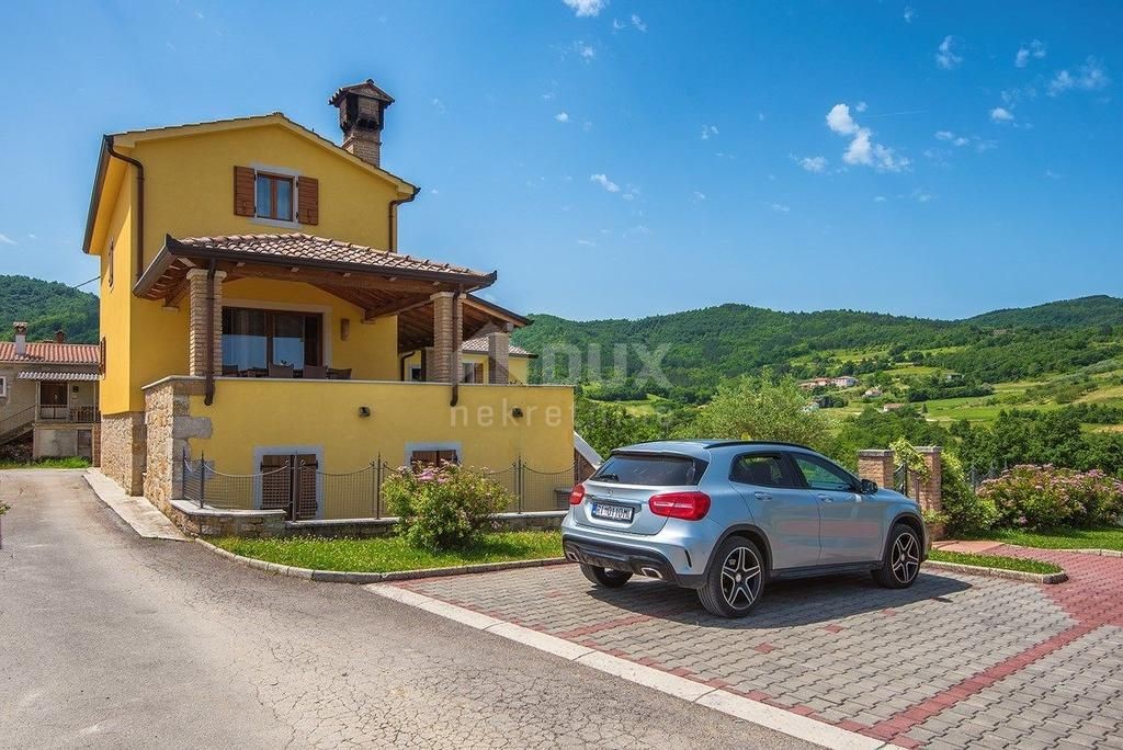 ISTRIA, PAZIN - Spaziosa villa con piscina sulla radura