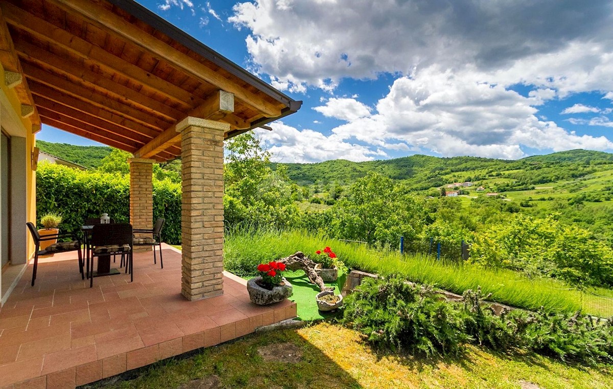 ISTRIA, PAZIN - Spaziosa villa con piscina sulla radura