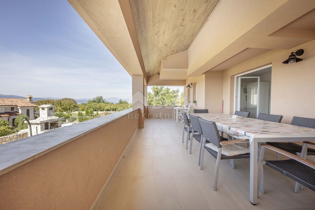 ISOLA DI KRK, LINARDIĆI - Casa con piscina e vista mare