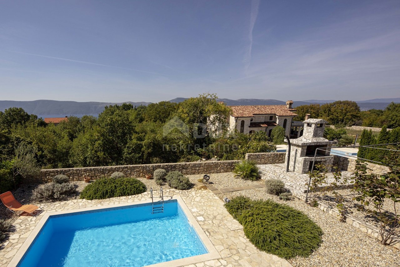 ISOLA DI KRK, LINARDIĆI - Casa con piscina e vista mare