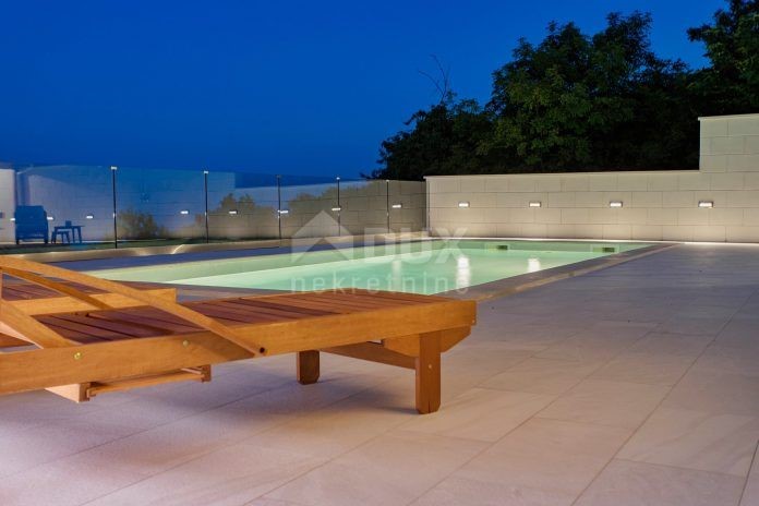 OPATIJA, BREGI - Villa 320m2 con vista panoramica e piscina + ambiente 500m2