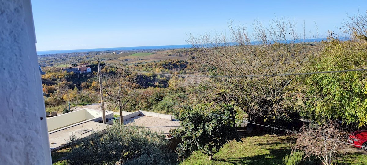 ISTRIA, BUJE - Casa in pietra con bella vista