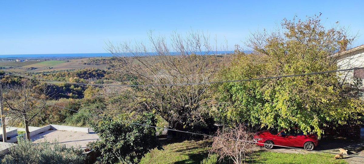 ISTRIA, BUJE - Casa in pietra con bella vista