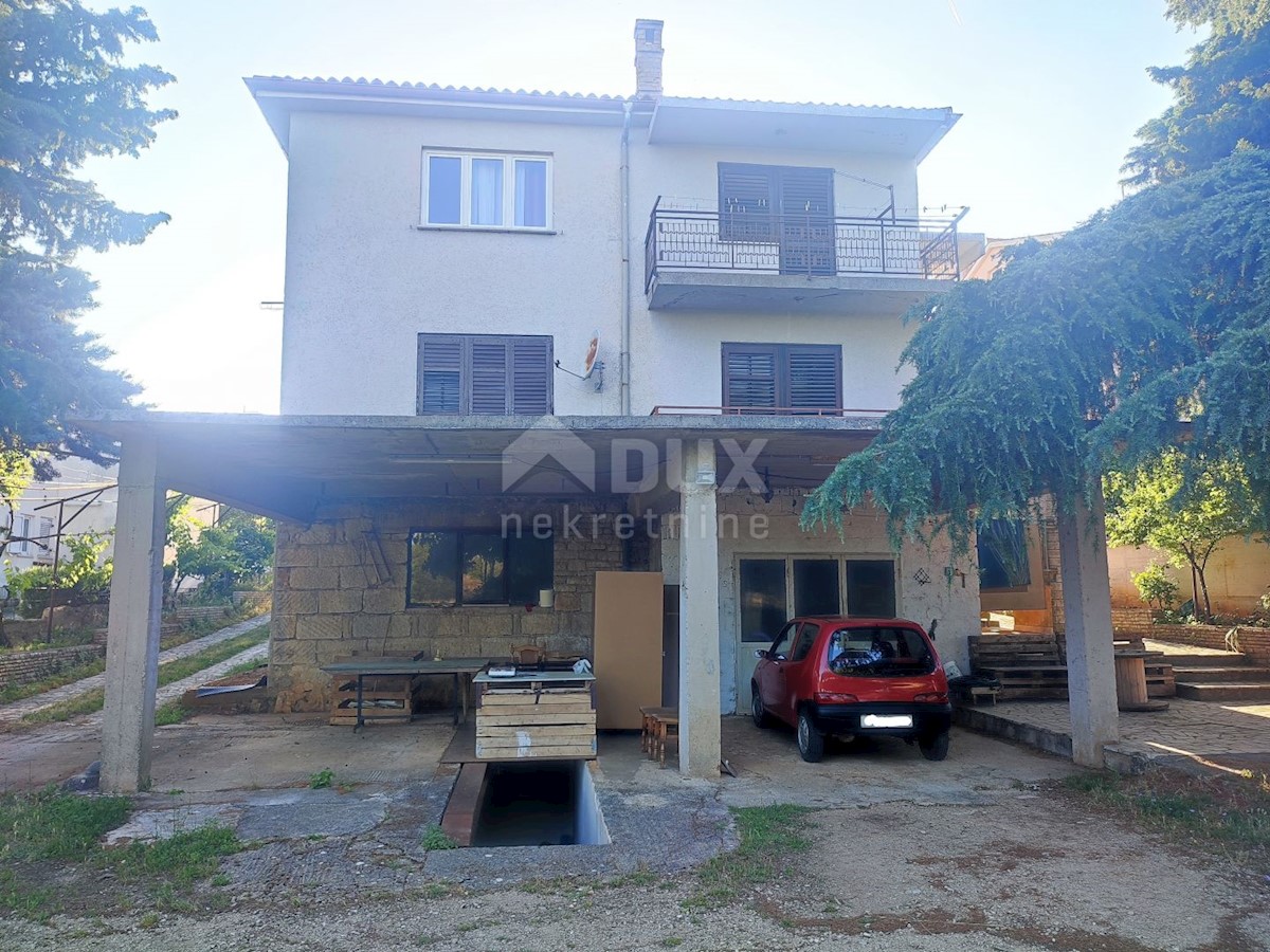 ISTRIA, PULA - Casa indipendente su Veli Vrh 400m2