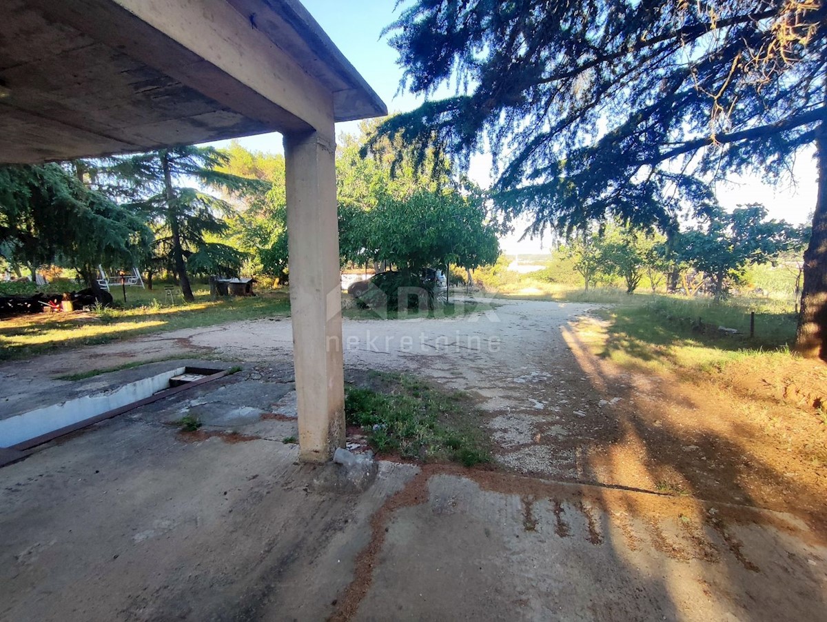 ISTRIA, PULA - Casa indipendente su Veli Vrh 400m2