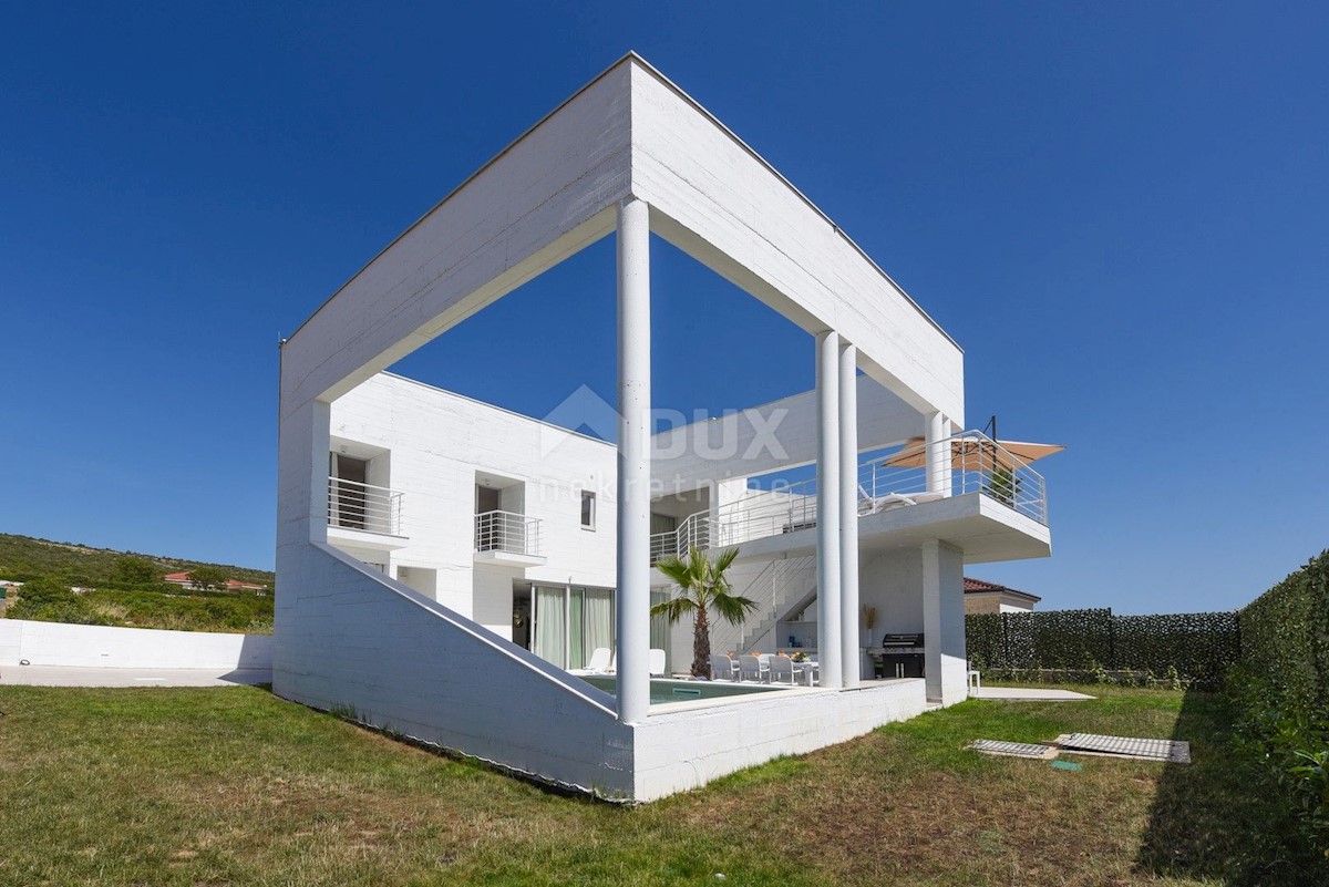 ZADAR, DEBELJAK - Lussuosa villa moderna con piscina e vista mare