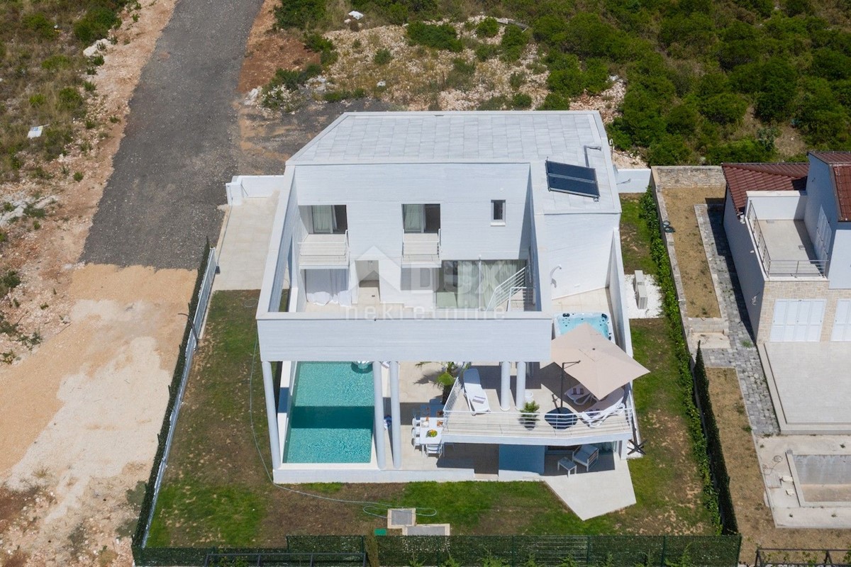 ZADAR, DEBELJAK - Lussuosa villa moderna con piscina e vista mare