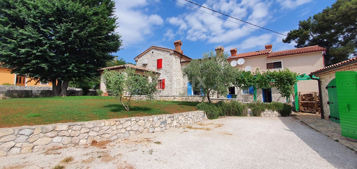 ISTRIA, KRŠAN - Una bellezza di pietra con piscina