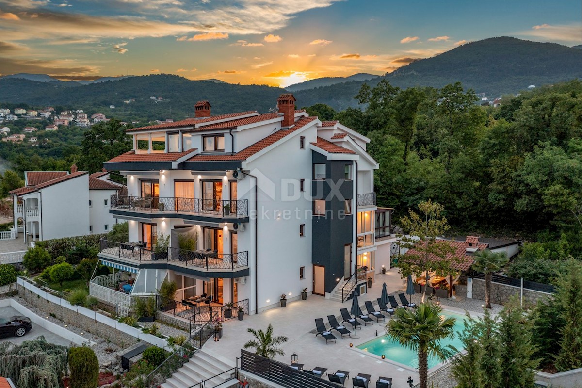 OPATIJA, IČIĆI - unico piano 190m2 in una strada tranquilla con piscina e vista mare