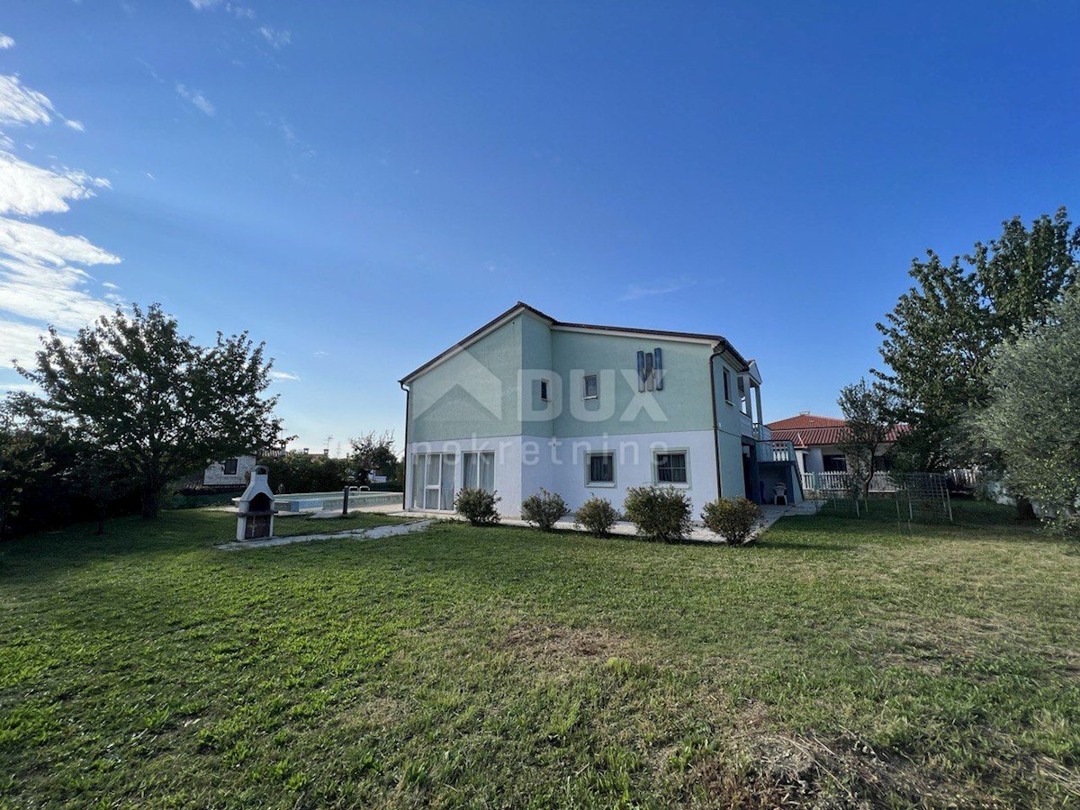 ISTRIA, BUJE - Casa con piscina vicino al confine sloveno