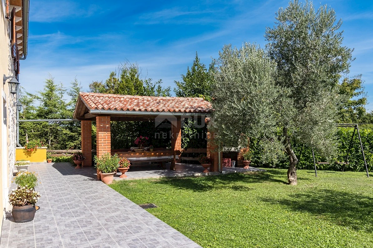 ISTRIA, PIĆAN - Casa in pietra d'Istria con piscina