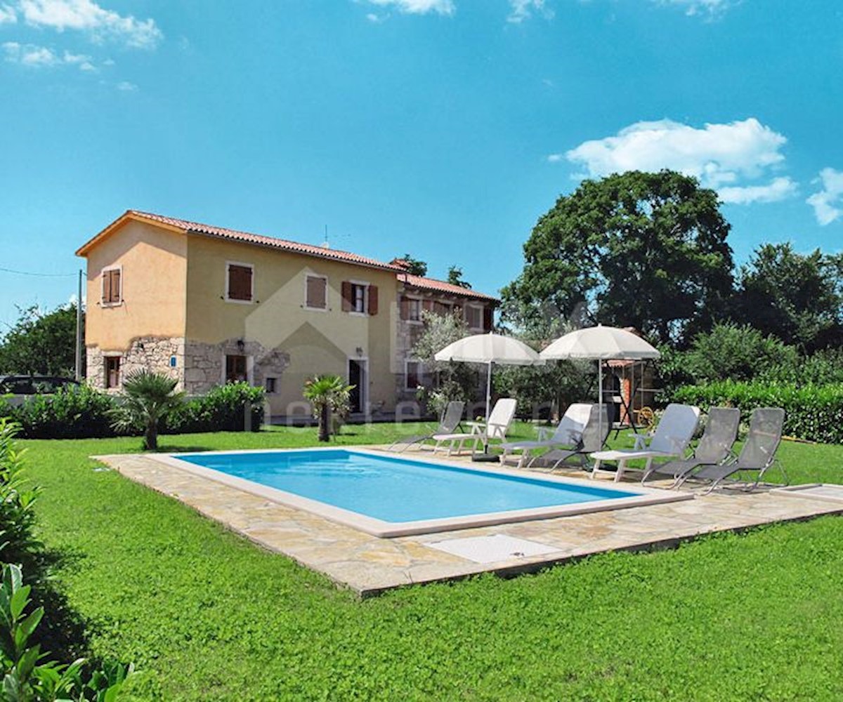 ISTRIA, PIĆAN - Casa in pietra d'Istria con piscina